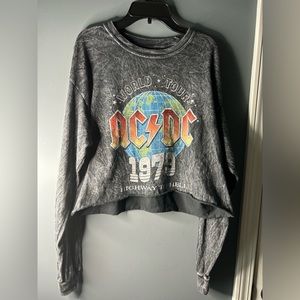 COMFORTABLE AC/DC CROPPED SHIRT